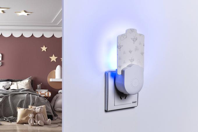Lámpara eléctrica UV395 para matar mosquitos con pastilla adhesiva de enchufe 9