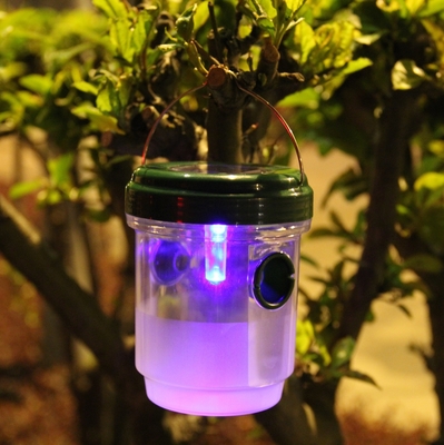 Un buen precio. Captura de moscas colgantes de energía solar al aire libre con material plástico ABS y G.W/N.W 3,5KGS/4,5KGS en línea